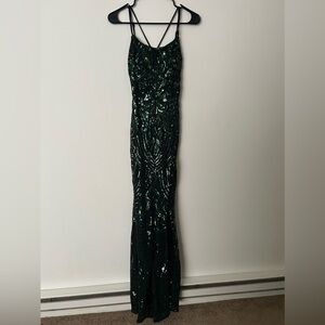 Windsor Emerald Green Formal Sequin Dress